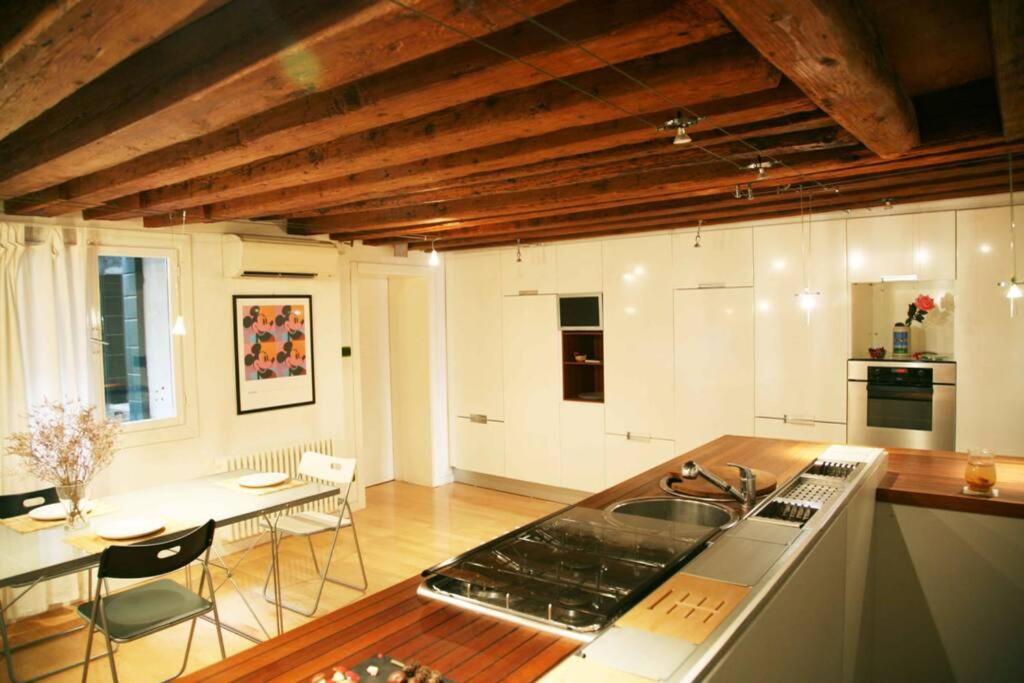 Apartment Bellissimo In Palazzo Storico