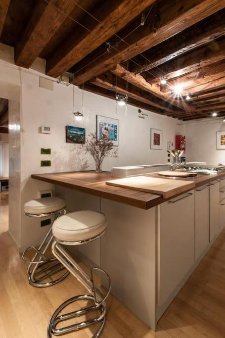 Bellissimo In Palazzo Storico Apartment